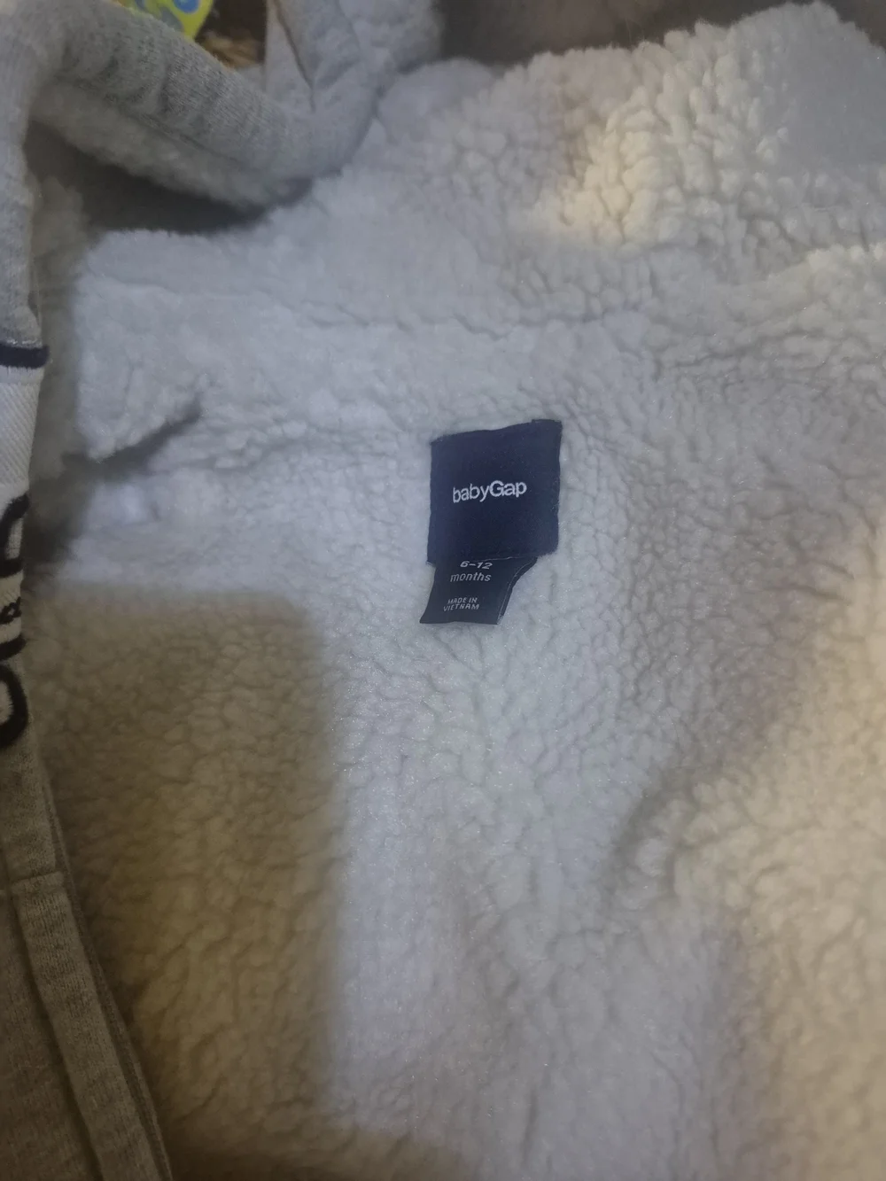 GAP Light Gray Zip-Up Hoodie for Kids. Box 46